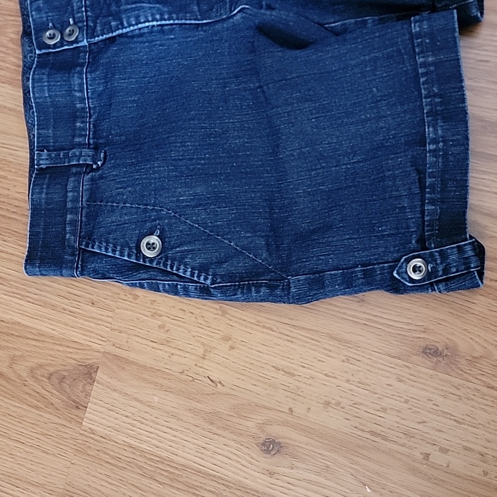 Gloria Vanderbilt Shorts - Picture 3 of 7